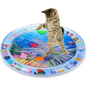 Alfombra de Juego Interactiva para Gatos con Diseño de Peces Flotantes – PVC Duradero y Sin Baterías